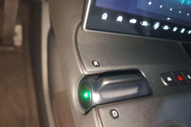 Used Nio ET5 2024 75 kWh Gear Lever