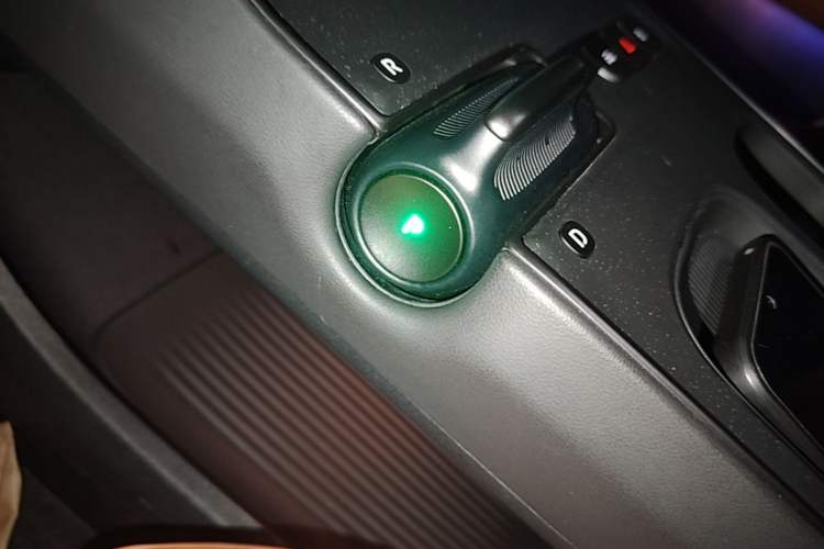 Used Nio ET5 2024 75 kWh Gear Lever