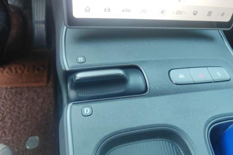 Used Nio ET5 2024 75 kWh Gear Lever