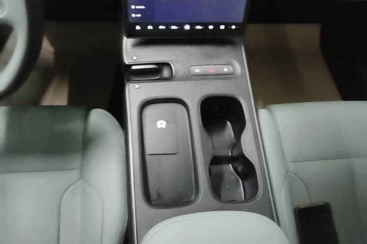 Used Nio ET5 2024 75 kWh Gear Lever