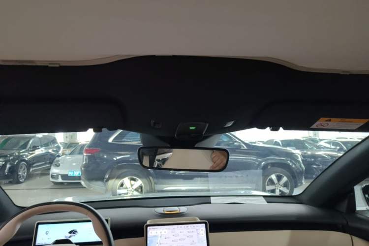 Used Nio ET5 2024 75 kWh Headliner