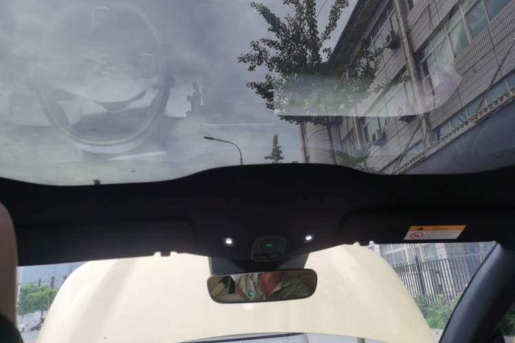 Used Nio ET5 2024 75 kWh Headliner
