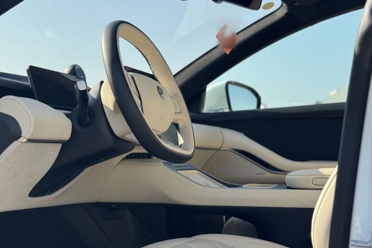 Used Nio ET5 2024 75 kWh Interior 1