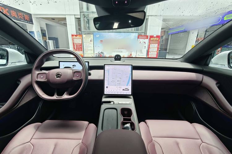Used Nio ET5 2024 75 kWh Interior 1