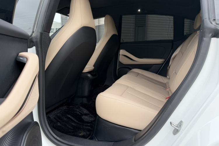 Used Nio ET5 2024 75 kWh Interior 11