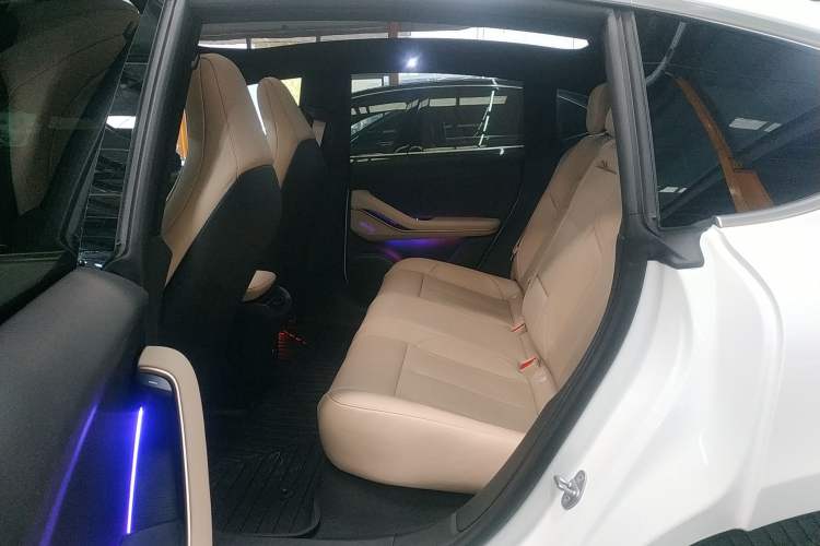 Used Nio ET5 2024 75 kWh Interior 2