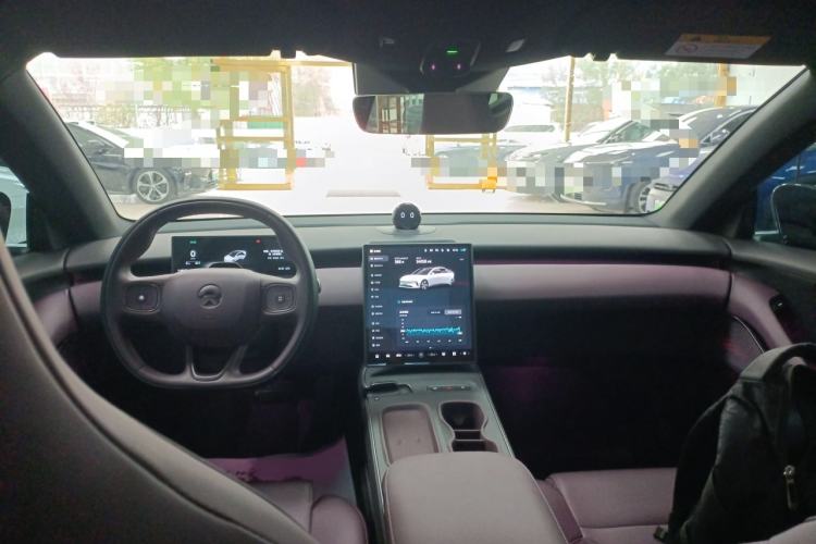Used Nio ET5 2024 75 kWh Interior 2