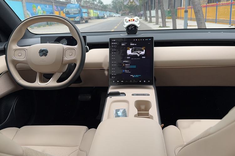 Used Nio ET5 2024 75 kWh Interior 3