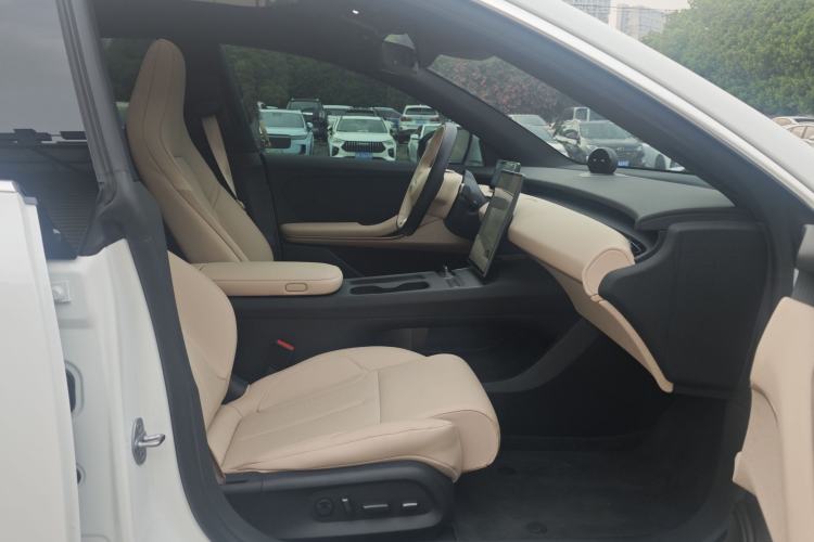 Used Nio ET5 2024 75 kWh Interior 4