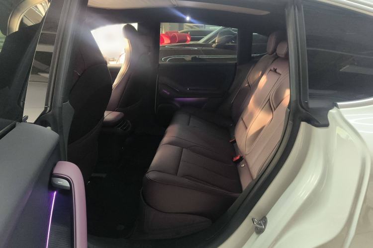 Used Nio ET5 2024 75 kWh Interior 4