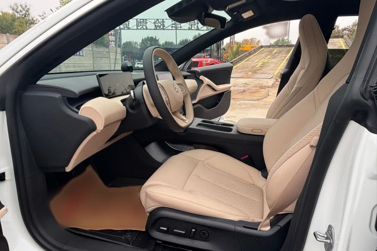 Used Nio ET5 2024 75 kWh Interior 4
