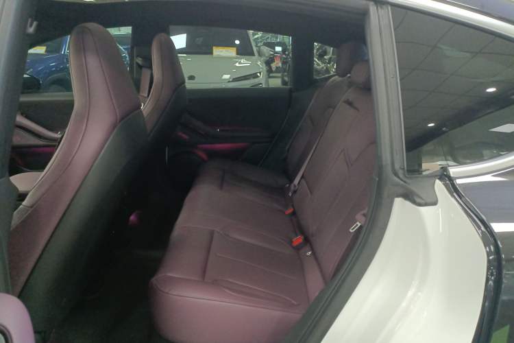 Used Nio ET5 2024 75 kWh Interior 4
