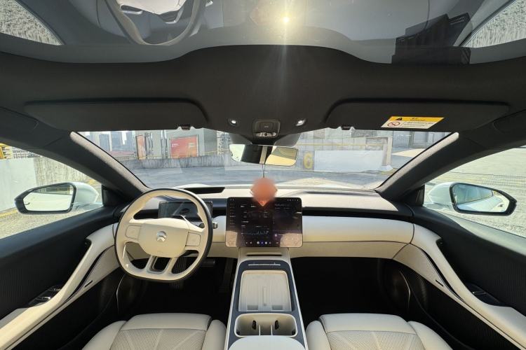 Used Nio ET5 2024 75 kWh Interior 6