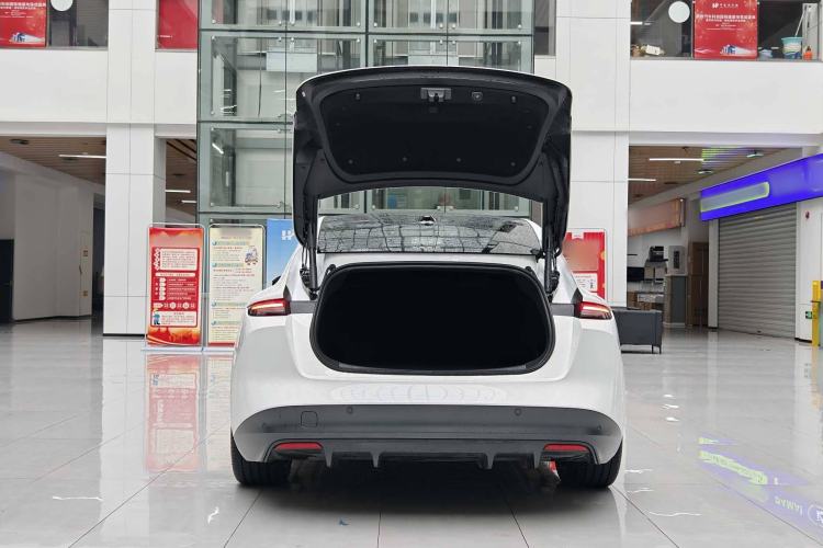 Used Nio ET5 2024 75 kWh Interior 8