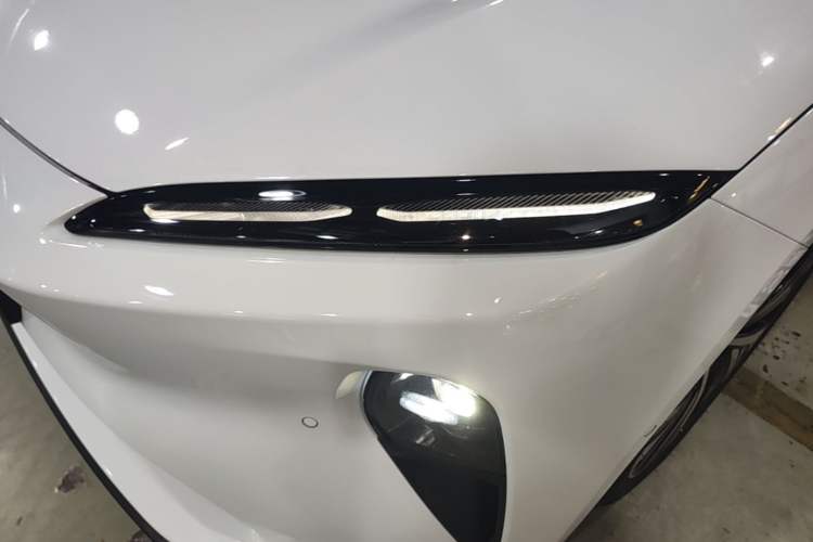 Used Nio ET5 2024 75 kWh Left Front Headlight