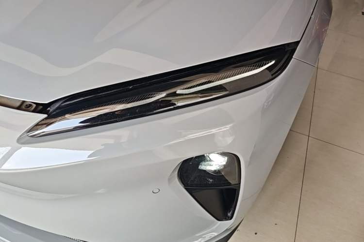 Used Nio ET5 2024 75 kWh Left Front Headlight