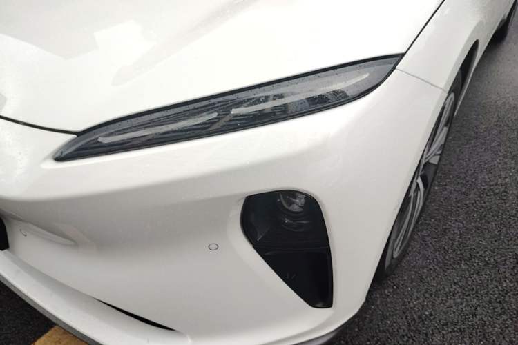 Used Nio ET5 2024 75 kWh Left Front Headlight