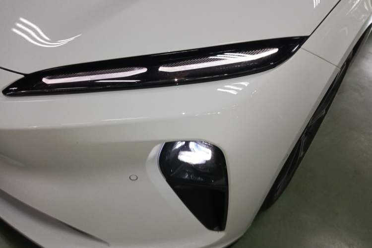 Used Nio ET5 2024 75 kWh Left Front Headlight