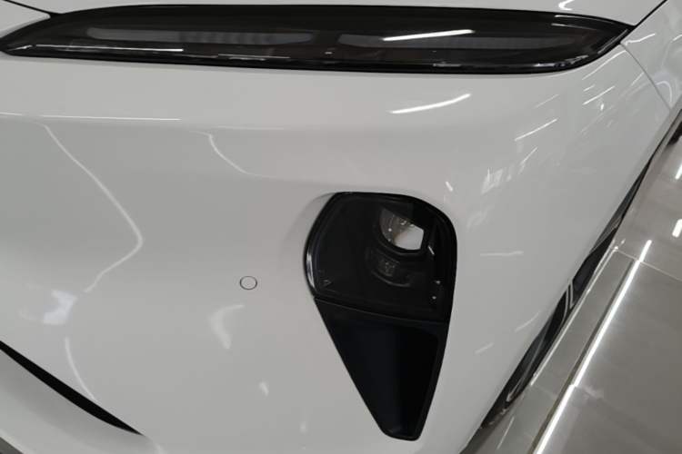 Used Nio ET5 2024 75 kWh Left Front Headlight