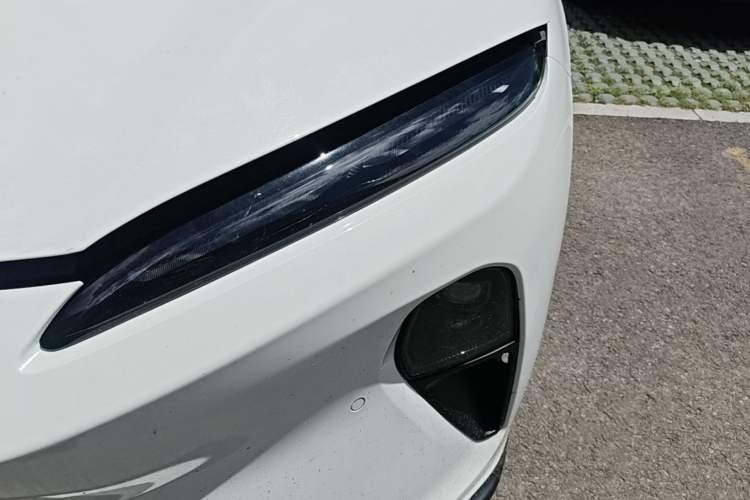 Used Nio ET5 2024 75 kWh Left Front Headlight