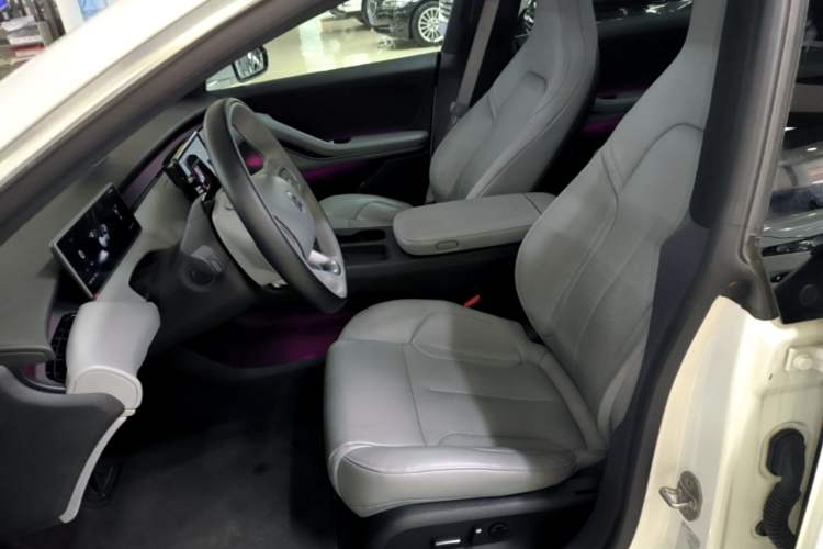 Used Nio ET5 2024 75 kWh Left Front Seat