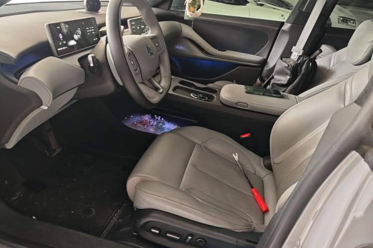 Used Nio ET5 2024 75 kWh Left Front Seat