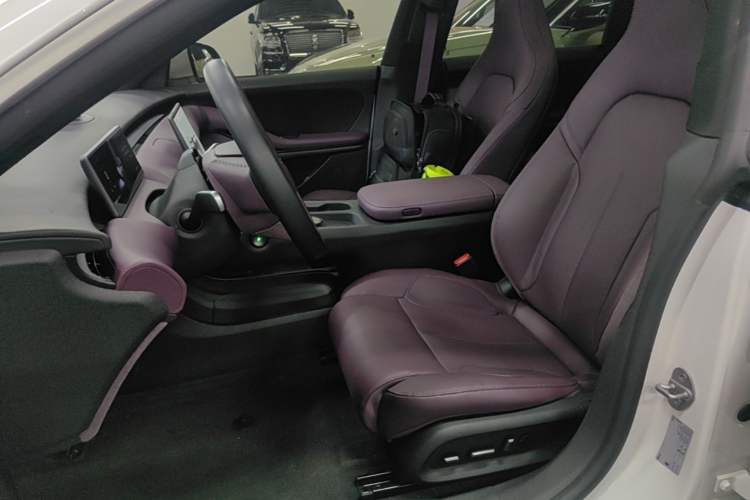 Used Nio ET5 2024 75 kWh Left Front Seat