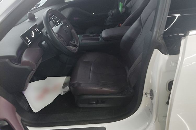 Used Nio ET5 2024 75 kWh Left Front Seat