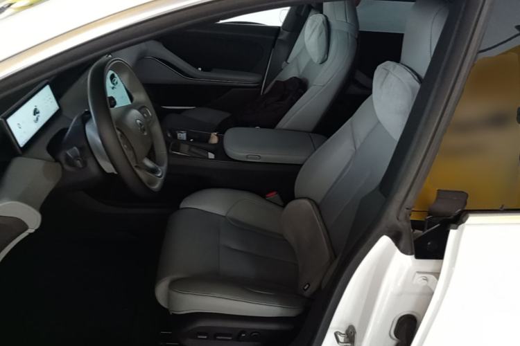 Used Nio ET5 2024 75 kWh Left Front Seat