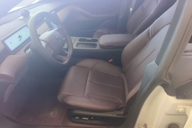 Used Nio ET5 2024 75 kWh Left Front Seat