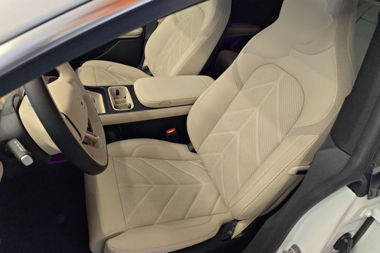 Used Nio ET5 2024 75 kWh Left Front Seat