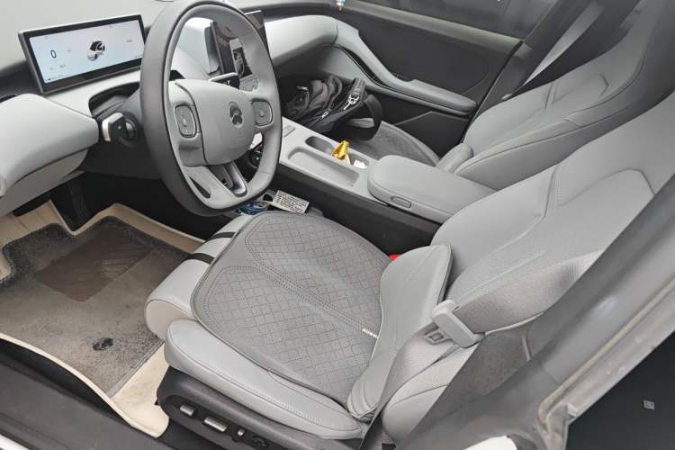 Used Nio ET5 2024 75 kWh Left Front Seat