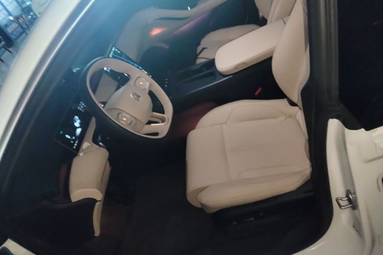 Used Nio ET5 2024 75 kWh Left Front Seat