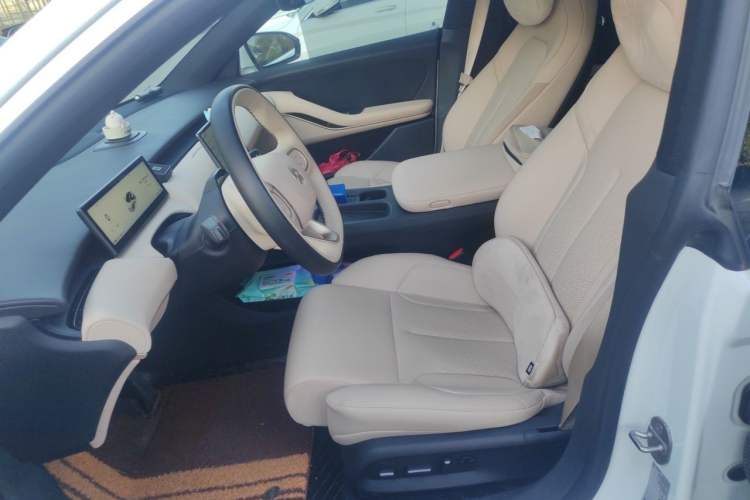 Used Nio ET5 2024 75 kWh Left Front Seat