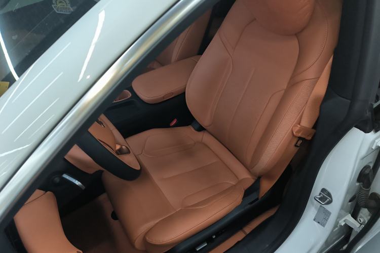 Used Nio ET5 2024 75 kWh Left Front Seat