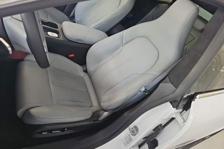 Used Nio ET5 2024 75 kWh Left Front Seat