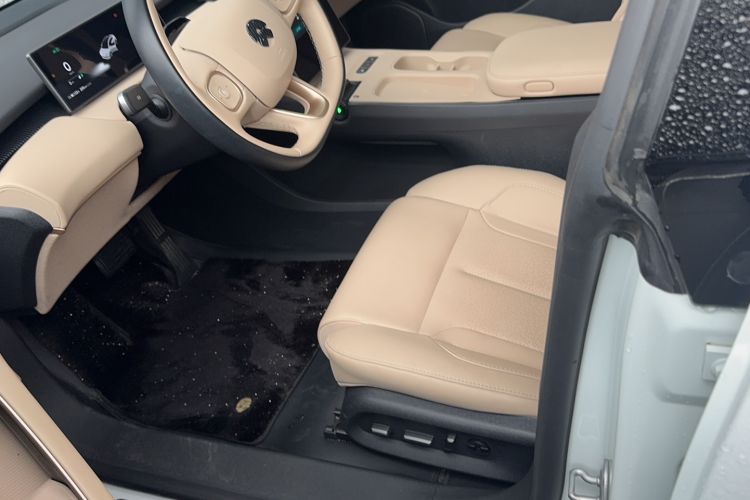 Used Nio ET5 2024 75 kWh Left Front Seat