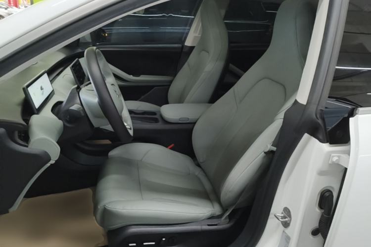 Used Nio ET5 2024 75 kWh Left Front Seat