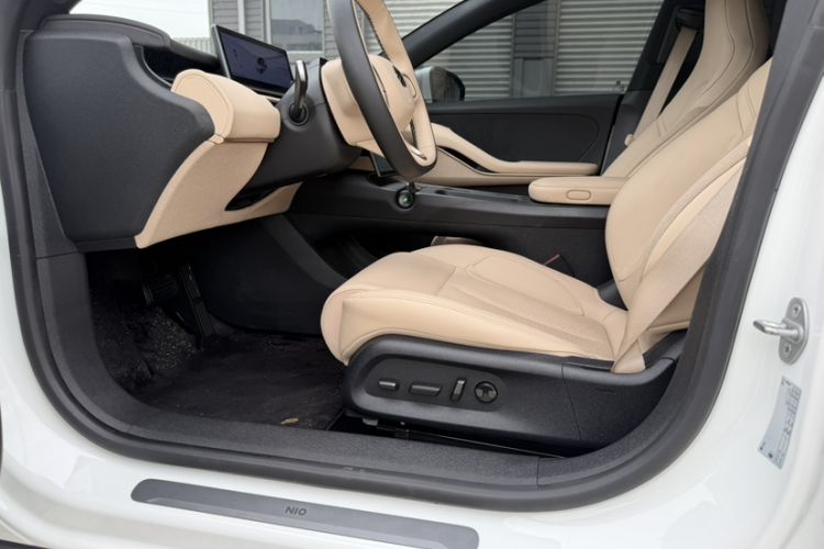 Used Nio ET5 2024 75 kWh Left Front Seat