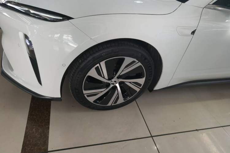 Used Nio ET5 2024 75 kWh Left Front Wheel Hub