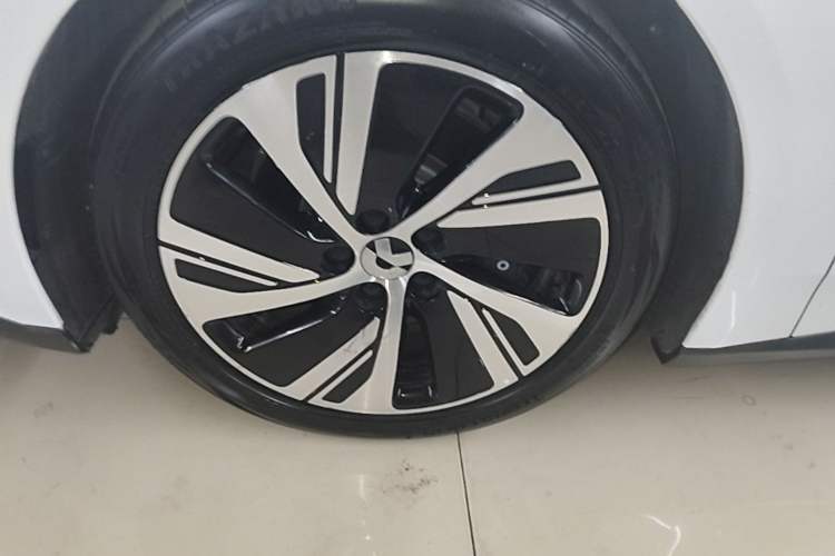 Used Nio ET5 2024 75 kWh Left Front Wheel Hub