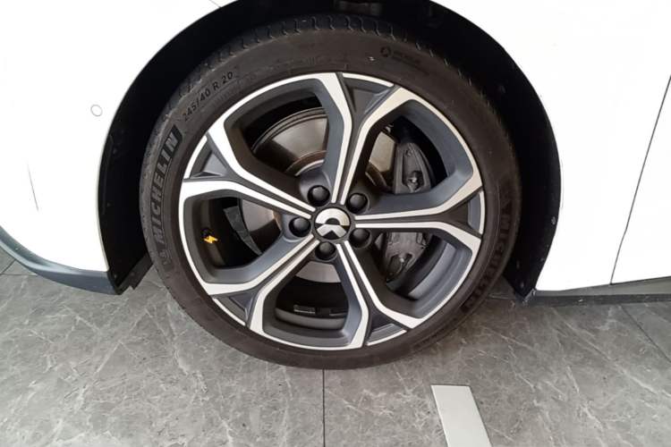 Used Nio ET5 2024 75 kWh Left Front Wheel Hub