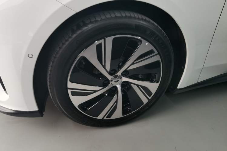 Used Nio ET5 2024 75 kWh Left Front Wheel Hub