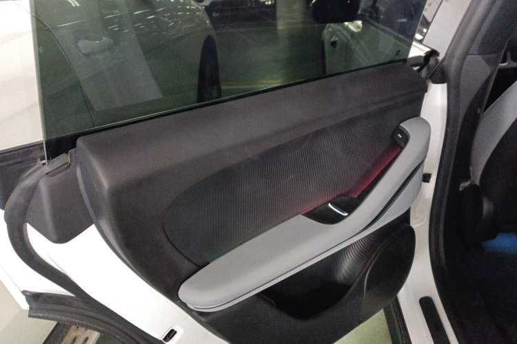 Used Nio ET5 2024 75 kWh Left Rear Door Interior