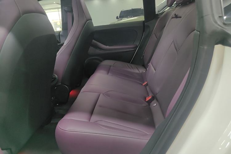 Used Nio ET5 2024 75 kWh Left Rear Seat