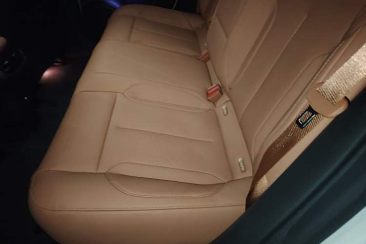 Used Nio ET5 2024 75 kWh Left Rear Seat