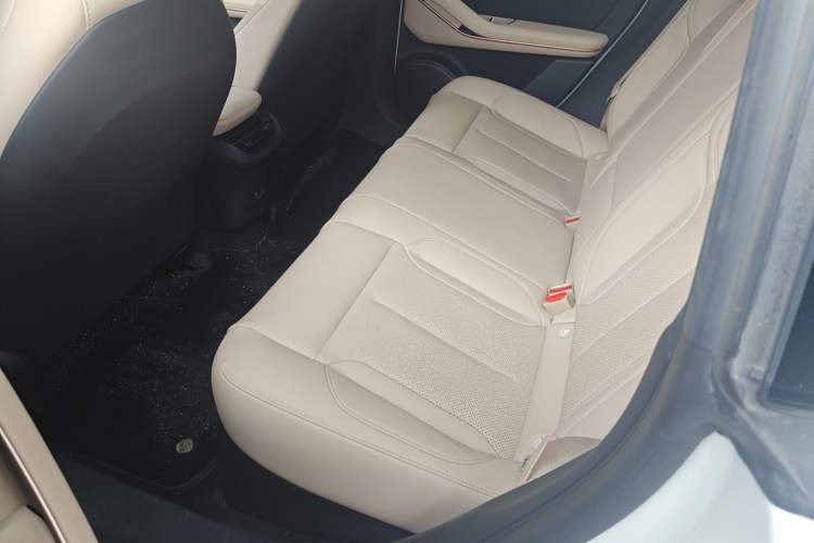 Used Nio ET5 2024 75 kWh Left Rear Seat