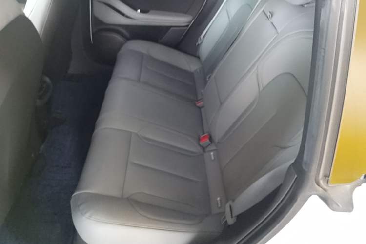 Used Nio ET5 2024 75 kWh Left Rear Seat