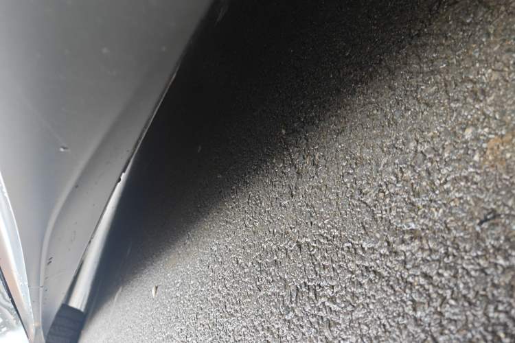 Used Nio ET5 2024 75 kWh Left Side Sill