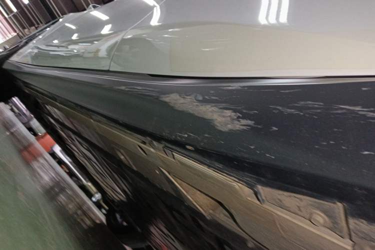 Used Nio ET5 2024 75 kWh Left Side Sill